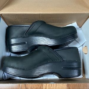 NEW Dansko Professional Black Oiled Clogs